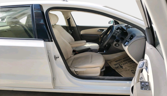 2015 Volkswagen Vento HIGHLINE 1.5 AT, Diesel, Automatic, 93,105 km, interior