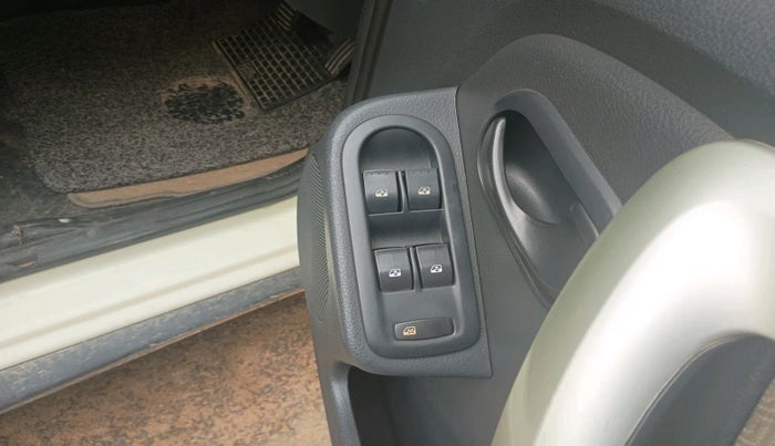 2013 Renault Duster 85 PS RXL DIESEL, Diesel, Manual, 1,54,112 km, interior