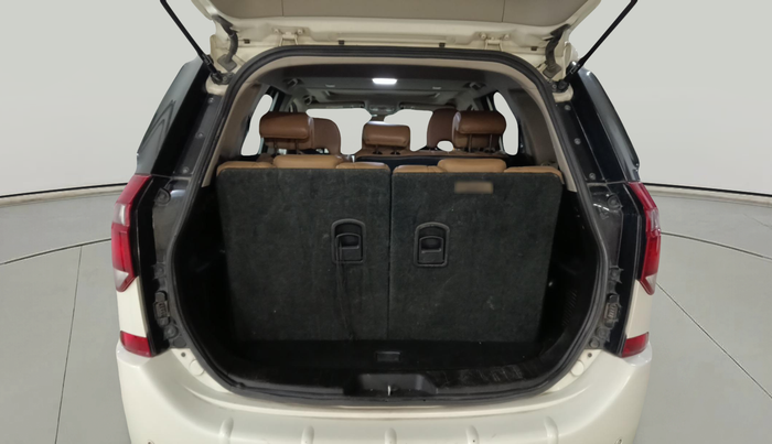 2019 Mahindra XUV500 W11(O), Diesel, Manual, 1,16,550 km, exterior