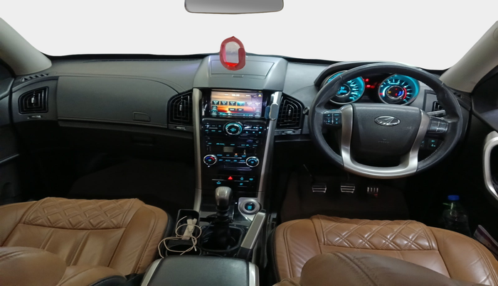 2019 Mahindra XUV500 W11(O), Diesel, Manual, 1,16,550 km, interior
