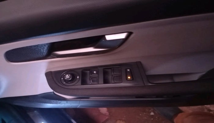 2023 Tata ALTROZ XZ + SUNROOF, Petrol, Manual, 15,446 km, interior