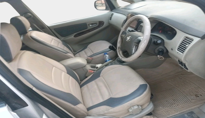 2012 Toyota Innova 2.5 VX 8 STR, Diesel, Manual, 1,80,725 km, interior