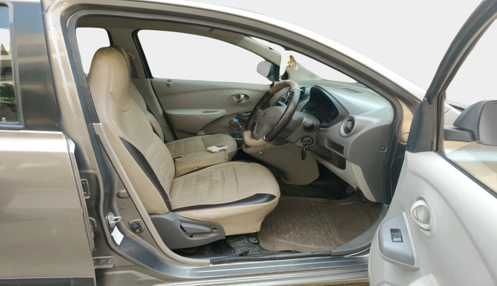 2015 Datsun Go T, Petrol, Manual, 1,03,712 km, interior
