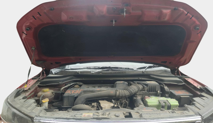 2021 Mahindra XUV300 W8 (O) 1.5 DIESEL, Diesel, Manual, 77,886 km, exterior