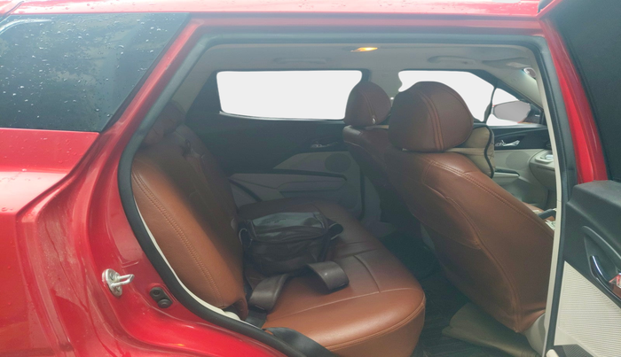 2021 Mahindra XUV300 W8 (O) 1.5 DIESEL, Diesel, Manual, 77,886 km, interior