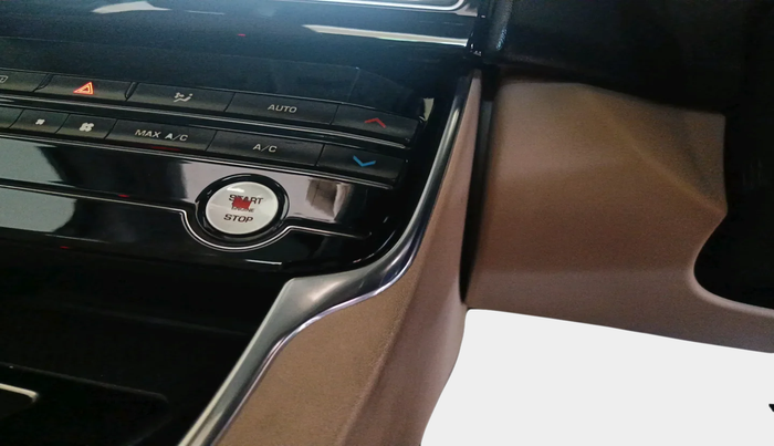 2018 Jaguar XE PRESTIGE DIESEL, Diesel, Automatic, 57,249 km, interior