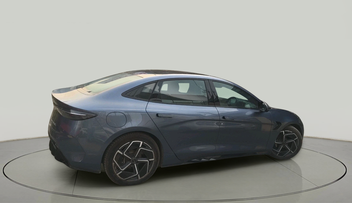 2024 BYD Seal  Premium, Electric, Automatic, 29,000 km, exterior