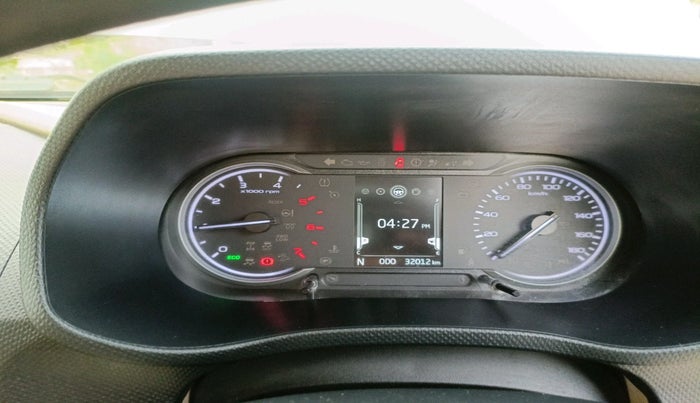 2021 Mahindra BOLERO NEO N 10 (O), Diesel, Manual, 32,012 km, interior