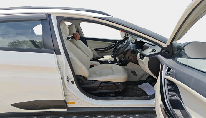 2022 Tata NEXON XZ PLUS (PREMIUM) PETROL, Petrol, Manual, 39,335 km, interior