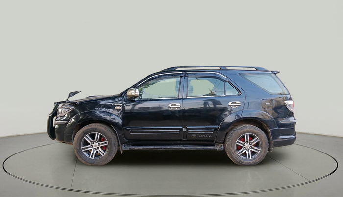 2010 Toyota Fortuner 3.0 4X4 MT, Diesel, Manual, 1,92,113 km, exterior