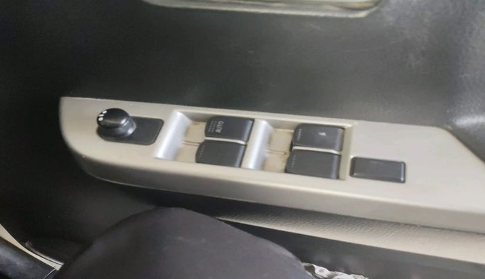 2013 Maruti Wagon R 1.0 VXI, Petrol, Manual, 57,053 km, interior