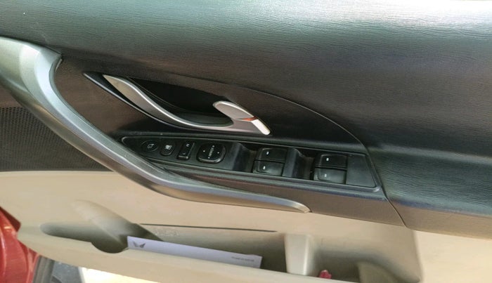 2016 Mahindra XUV500 W8, Diesel, Manual, 1,23,224 km, interior