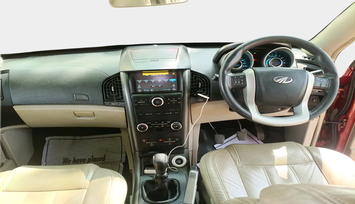2016 Mahindra XUV500 W8, Diesel, Manual, 1,23,224 km, interior