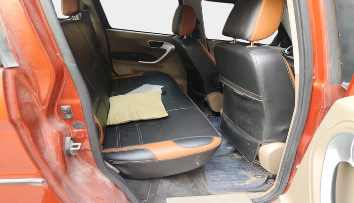 2017 Mahindra TUV300 T8, Diesel, Manual, 94,767 km, interior