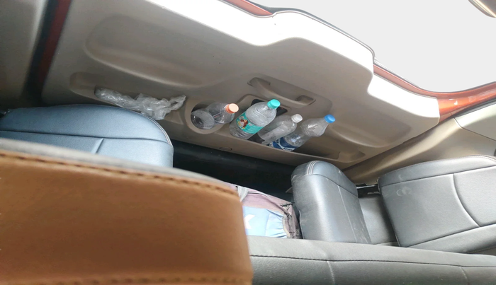 2017 Mahindra TUV300 T8, Diesel, Manual, 94,767 km, interior