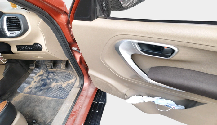 2017 Mahindra TUV300 T8, Diesel, Manual, 94,767 km, interior