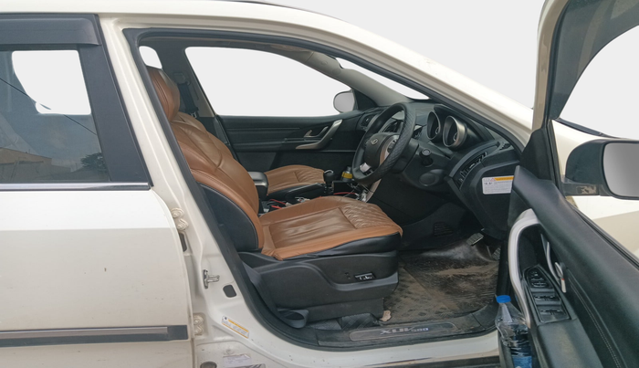 2019 Mahindra XUV500 W11, Diesel, Manual, 1,10,489 km, interior