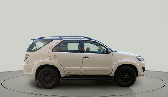 2013 Toyota Fortuner 3.0 4X2 AT, Diesel, Automatic, 1,57,881 km, exterior