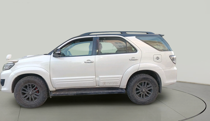 2013 Toyota Fortuner 3.0 4X2 AT, Diesel, Automatic, 1,57,881 km, exterior