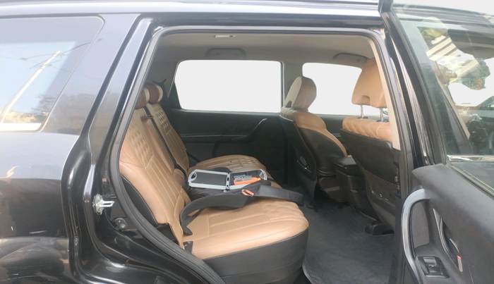 2018 Mahindra XUV500 W6, Diesel, Manual, 45,660 km, interior