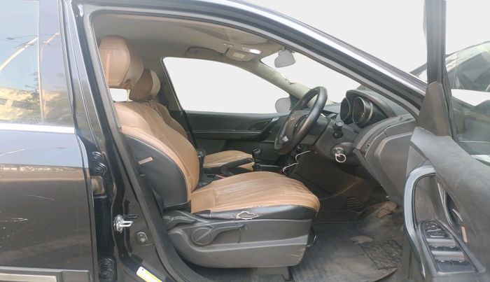 2018 Mahindra XUV500 W6, Diesel, Manual, 45,660 km, interior