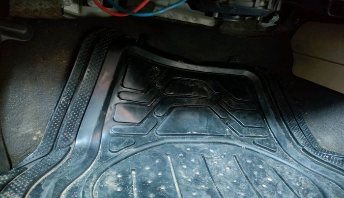 2011 Hyundai Santa Fe 2 WD, Diesel, Manual, 1,36,132 km, interior