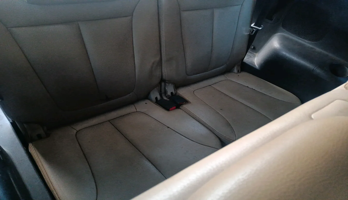 2011 Hyundai Santa Fe 2 WD, Diesel, Manual, 1,36,132 km, interior