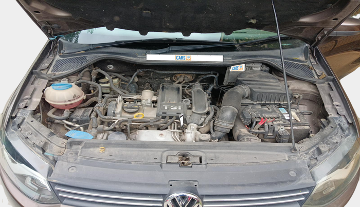 2015 Volkswagen Vento HIGHLINE PETROL AT, Petrol, Automatic, 64,381 km, exterior