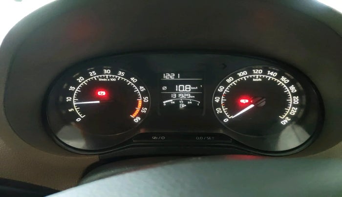 2015 Skoda Rapid 1.5 TDI CR ELEGANCE PLUS, Diesel, Manual, 1,31,929 km, interior