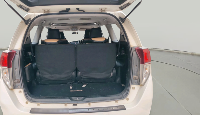 2016 Toyota Innova Crysta 2.4 ZX 7 STR, Diesel, Manual, 1,59,405 km, exterior