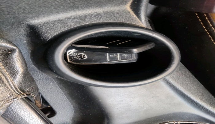 2016 Toyota Innova Crysta 2.4 ZX 7 STR, Diesel, Manual, 1,59,405 km, interior