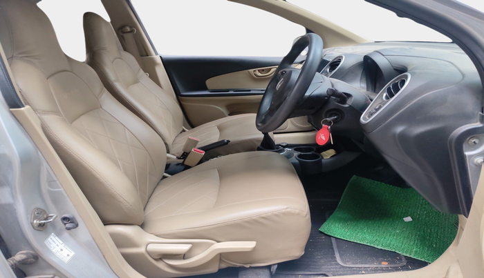 2014 Honda Mobilio 1.5L I-DTEC V, Diesel, Manual, 73,247 km, interior