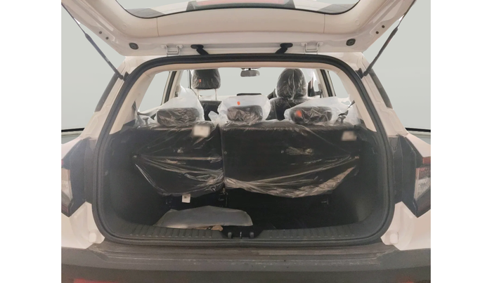 2025 Mahindra XUV 3XO AX5 1.2 L TCMPFi, Petrol, Manual, 3,143 km, exterior