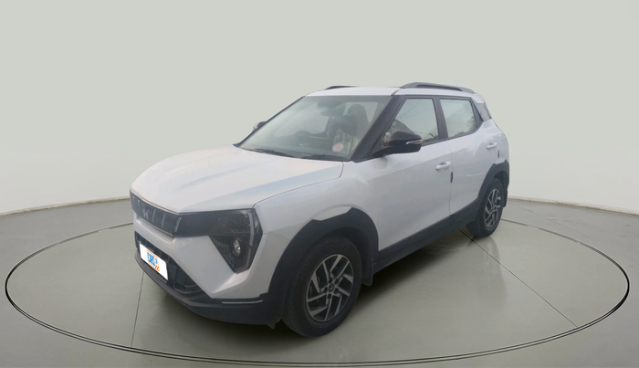 2025 Mahindra XUV 3XO AX5 1.2 L TCMPFi, Petrol, Manual, 3,143 km, exterior