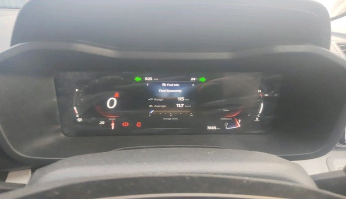 2025 Mahindra XUV 3XO AX5 1.2 L TCMPFi, Petrol, Manual, 3,143 km, interior