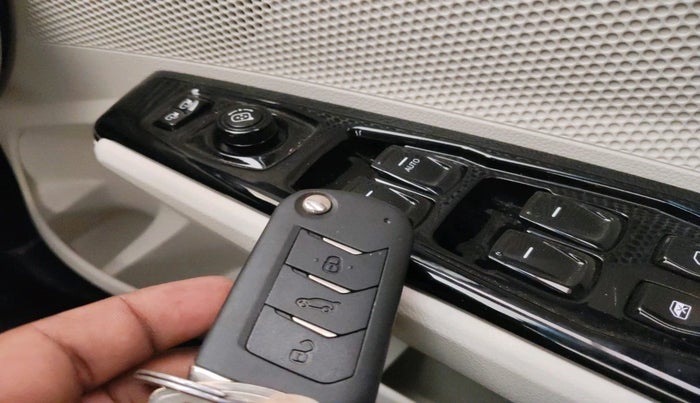 2025 Mahindra XUV 3XO AX5 1.2 L TCMPFi, Petrol, Manual, 3,143 km, interior