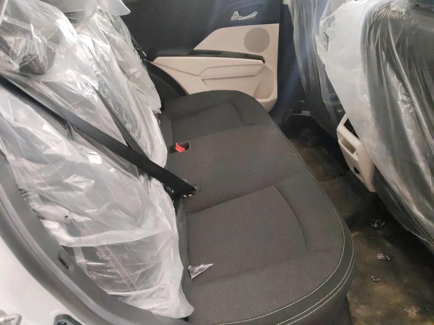 2025 Mahindra XUV 3XO AX5 1.2 L TCMPFi, Petrol, Manual, 3,143 km, interior