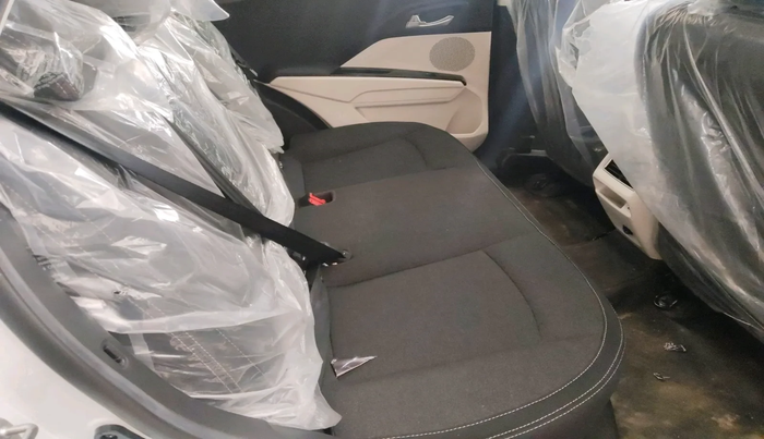 2025 Mahindra XUV 3XO AX5 1.2 L TCMPFi, Petrol, Manual, 3,143 km, interior