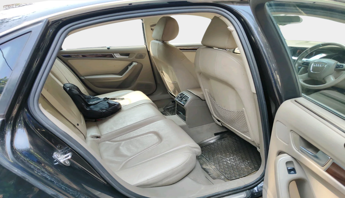 2011 Audi A4 2.0 TDI, Diesel, Automatic, 75,270 km, interior