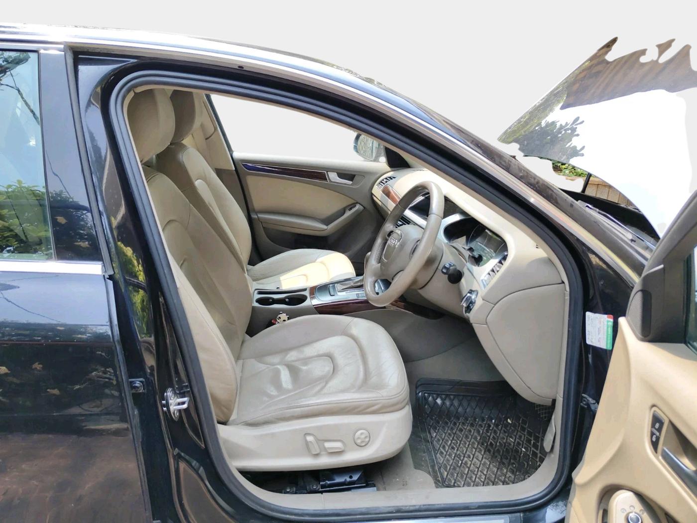 2011 Audi A4 2.0 TDI, Diesel, Automatic, 75,270 km, interior