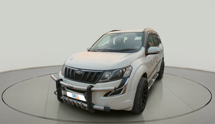 2016 Mahindra XUV500 W4, Diesel, Manual, 1,99,287 km, exterior