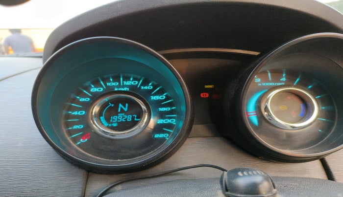 2016 Mahindra XUV500 W4, Diesel, Manual, 1,99,287 km, interior