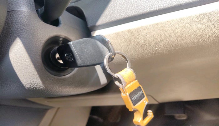 2011 Volkswagen Vento HIGHLINE DIESEL 1.6, Diesel, Manual, 1,24,468 km, interior