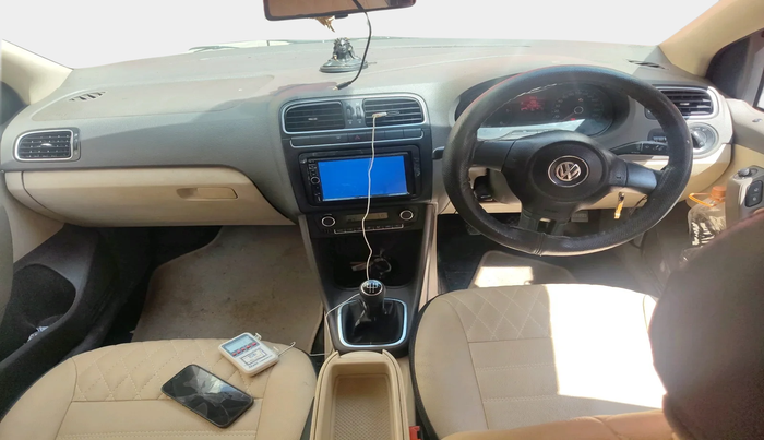 2011 Volkswagen Vento HIGHLINE DIESEL 1.6, Diesel, Manual, 1,24,468 km, interior