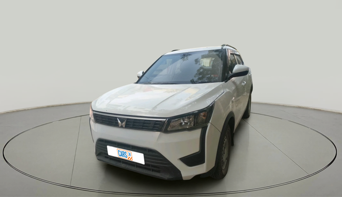 2024 Mahindra XUV300 W4 1.2 PETROL, Petrol, Manual, 12,902 km, exterior