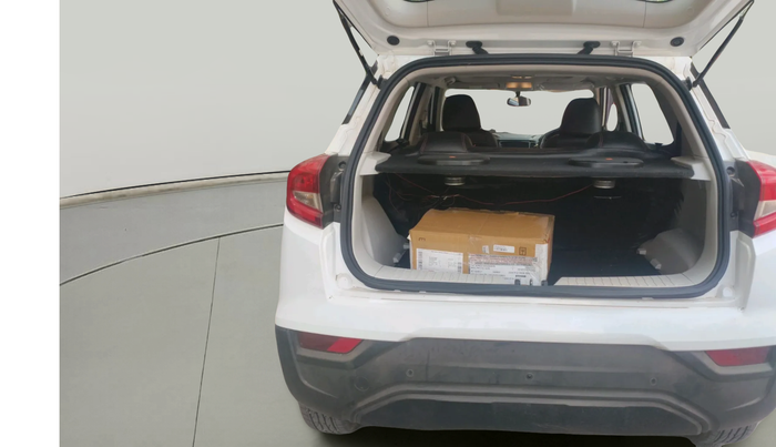 2024 Mahindra XUV300 W4 1.2 PETROL, Petrol, Manual, 12,902 km, exterior