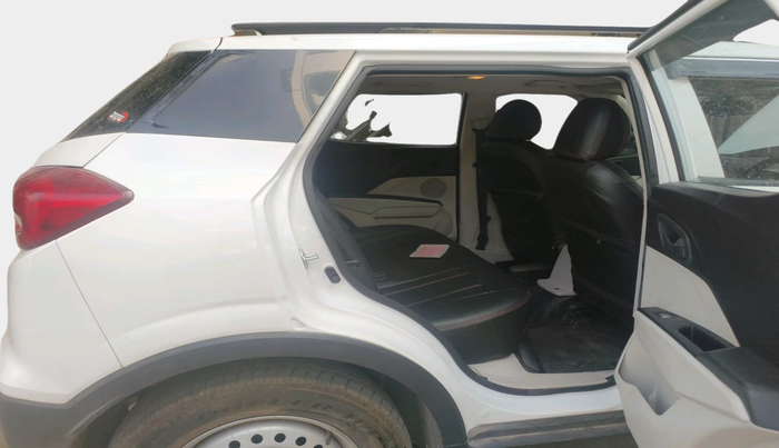 2024 Mahindra XUV300 W4 1.2 PETROL, Petrol, Manual, 12,902 km, interior
