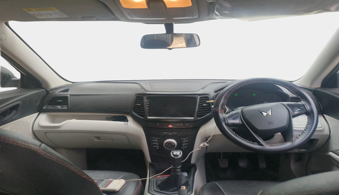 2024 Mahindra XUV300 W4 1.2 PETROL, Petrol, Manual, 12,902 km, interior