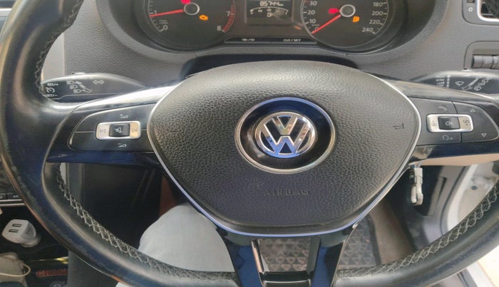 2016 Volkswagen Polo HIGHLINE1.2L, Petrol, Manual, 85,744 km, interior