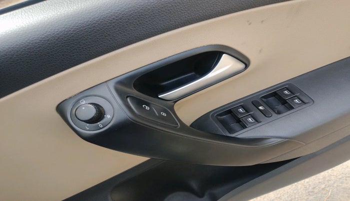 2016 Volkswagen Polo HIGHLINE1.2L, Petrol, Manual, 85,744 km, interior